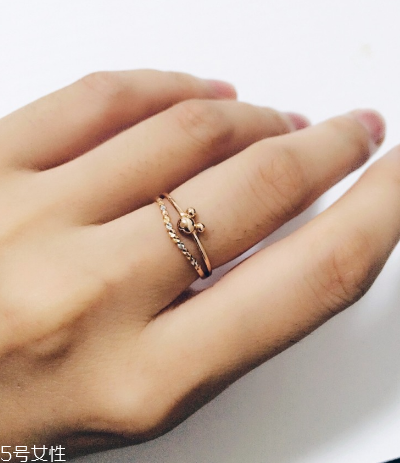 戒指應(yīng)該戴在哪個(gè)手上？戒指戴左手還是右手