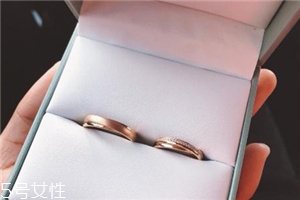 戒指應(yīng)該戴在哪個(gè)手上？戒指戴左手還是右手