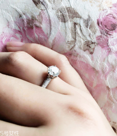 戒指用紅繩怎么綁？戒指綁紅繩教程