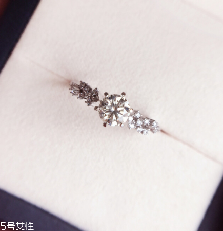 戒指上的小鉆掉了怎么辦？戒指上的鉆掉了怎么處理