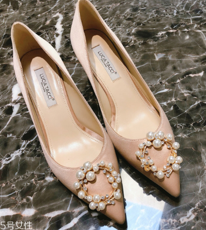 lucia tacci鞋子多少錢？lucia tacci什么價(jià)位？