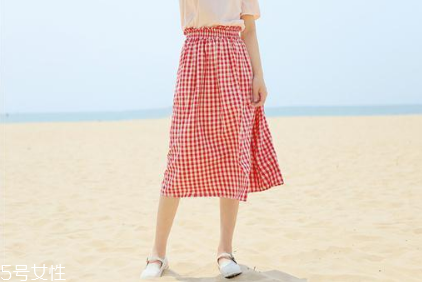 格子裙怎么搭配？格子裙搭配圖片