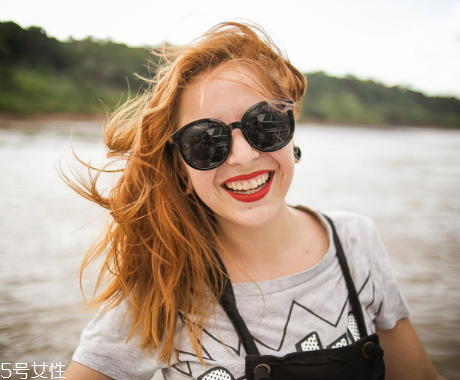 海邊度假穿什么好？海邊度假穿搭推薦