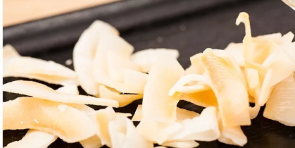 椰子片的功效與作用 吃椰子片好不好 椰子片的功效與作用 吃椰子片好不好