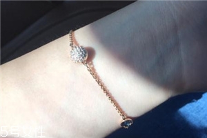 手鏈可以戴著洗澡嗎？手鏈能不能戴著洗澡