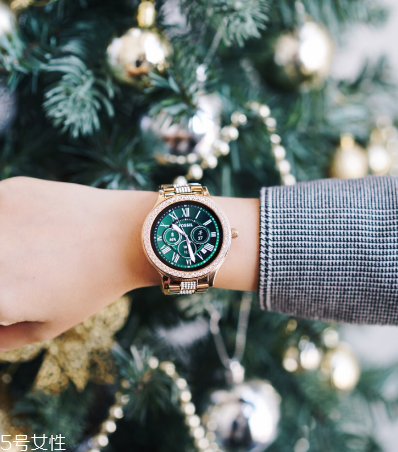 fossil手表怎么調(diào)日期？fossil手表調(diào)時間方法