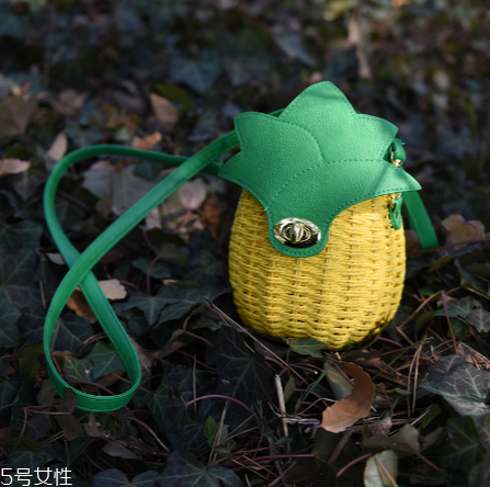 夏天適合背什么包？適合夏天背的包包款式