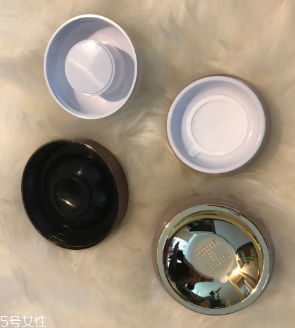 hourglass散粉和marc jacobs散粉哪個(gè)好 hourglass散粉和marc jacobs散粉哪個(gè)好