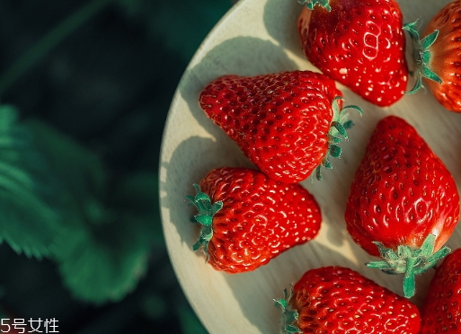 士多啤梨是什么水果？士多啤梨的功效