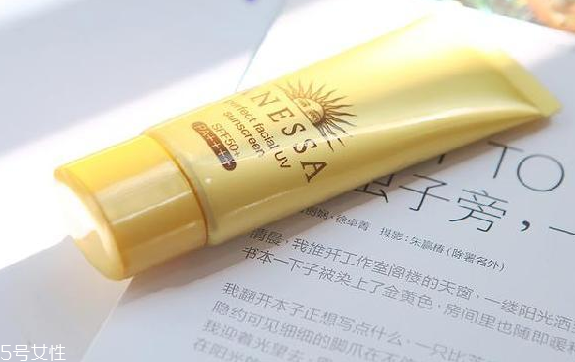 安耐曬和安熱沙一樣嗎 安耐曬和安熱沙有什么區(qū)別 安耐曬和安熱沙一樣嗎 安耐曬和安熱沙有什么區(qū)別