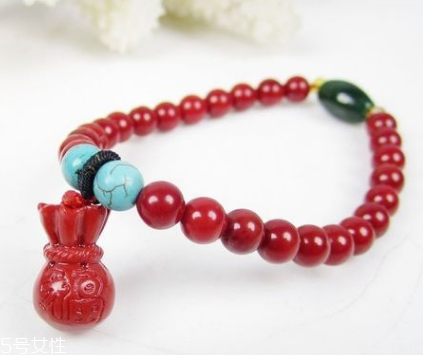 手鏈上刻什么字好？手鏈刻字刻什么