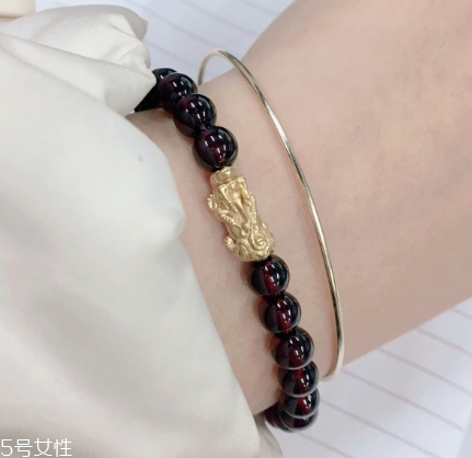 手鏈上有兩個貔貅好嗎？手鏈可以戴兩個貔貅嗎？