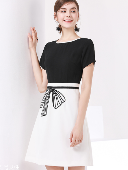 皮膚黑夏天穿什么顏色？黑皮膚適合什么顏色衣服