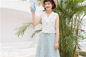 不規(guī)則半身裙怎么搭配？不規(guī)則半身裙搭配圖片