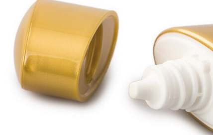 安耐曬和隔離哪個(gè)先用 涂安耐曬前要涂隔離嗎 安耐曬和隔離哪個(gè)先用 涂安耐曬前要涂隔離嗎