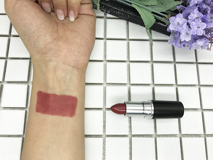 mac brick o la口紅日常嗎？mac brick o la上嘴圖