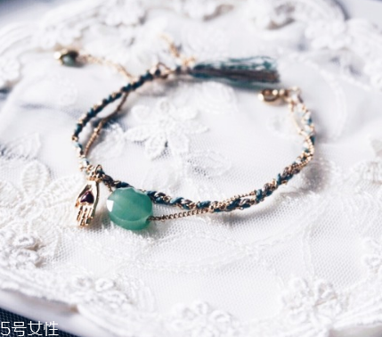 手鏈要比手圍大幾厘米？手鏈要比手圍大多少