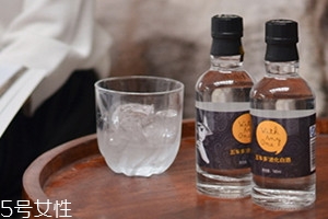 高粱酒是什么做的 高粱酒是高粱做的嗎 高粱酒是什么做的 高粱酒是高粱做的嗎