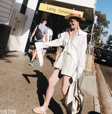 飄帶衣服怎么搭配？飄帶衣服搭配竅門