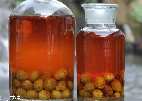 高粱酒可以泡青梅嗎 高粱青梅酒做法 高粱酒可以泡青梅嗎 高粱青梅酒做法