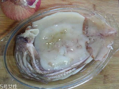 魷魚是烏賊嗎？魷魚跟烏賊是一種嗎？