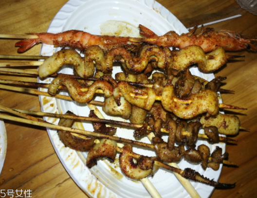 魷魚是烏賊嗎？魷魚跟烏賊是一種嗎？