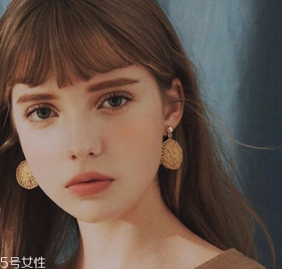 耳環(huán)怎么取下來(lái)？耳環(huán)摘取方法