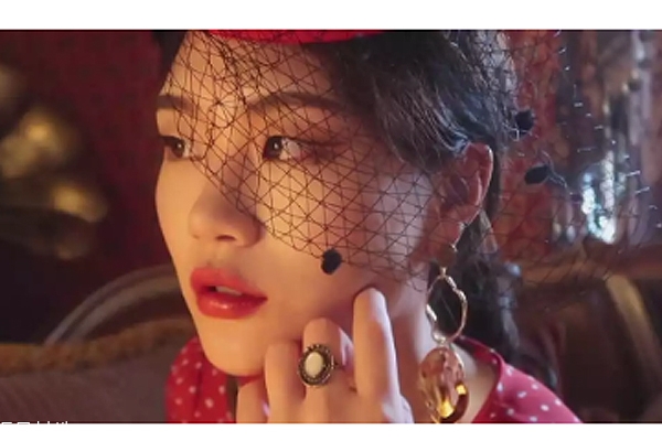 吉普賽少女妝教程 簡單四步異域風(fēng)情妝 吉普賽少女妝教程 簡單四步異域風(fēng)情妝