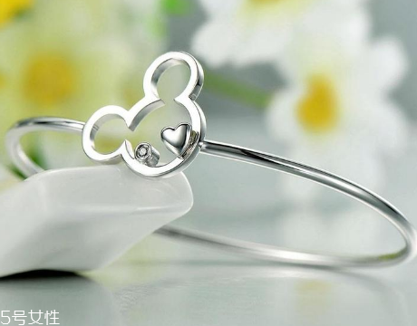 夏天飾品怎么搭配？夏季飾品搭配指南