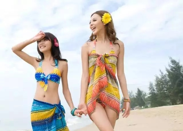 胸小怎么穿泳衣好看 胸小怎么穿泳衣好看