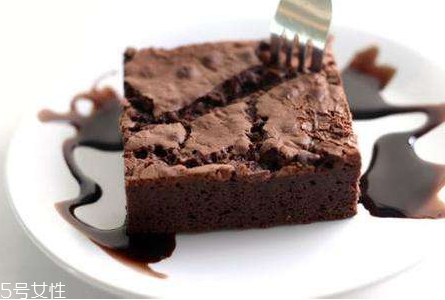 ?布朗尼蛋糕熱量 吃布朗尼蛋糕會胖嗎 ?布朗尼蛋糕熱量 吃布朗尼蛋糕會胖嗎