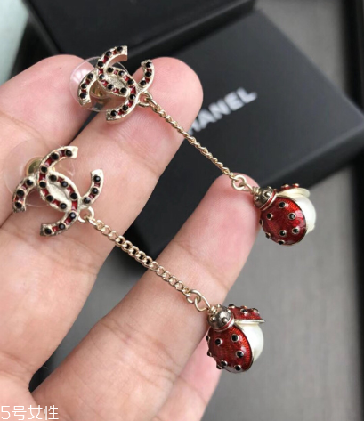 耳環(huán)戴不進(jìn)去怎么辦？耳環(huán)戴不進(jìn)去解決方法