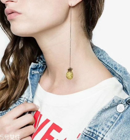 耳環(huán)掉了一只什么預(yù)兆？耳環(huán)掉了一個(gè)是什么寓意