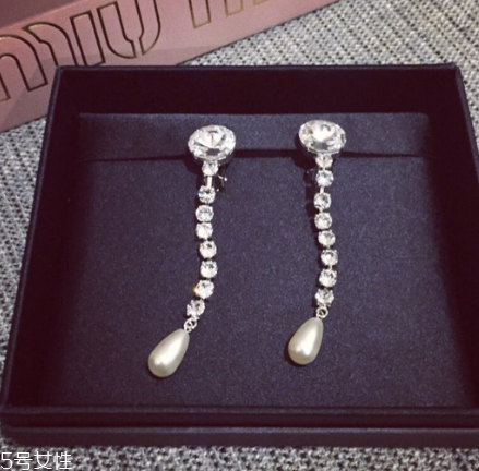 耳環(huán)掉下水道怎么辦？耳環(huán)掉下水道怎么撿