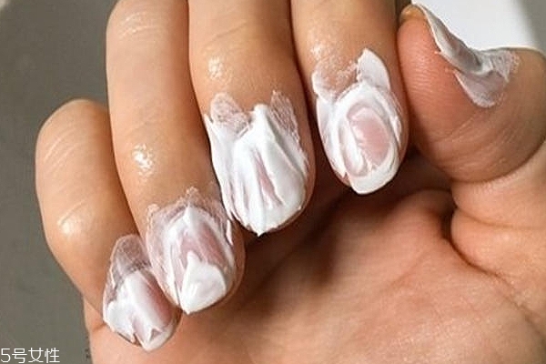 牙膏可以卸甲嗎？牙膏卸甲的具體操作步驟