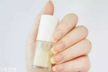 護(hù)甲油老人能用嗎？護(hù)甲油能治倒刺嗎？