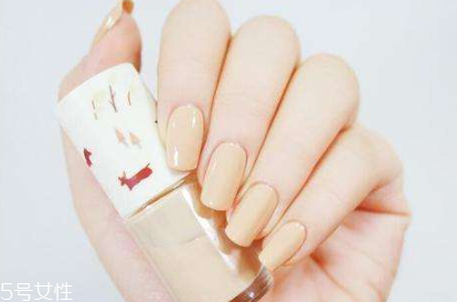 護(hù)甲油老人能用嗎？護(hù)甲油能治倒刺嗎？