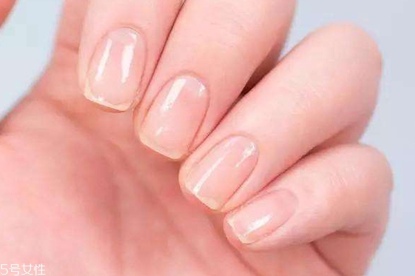 護(hù)甲油老人能用嗎？護(hù)甲油能治倒刺嗎？