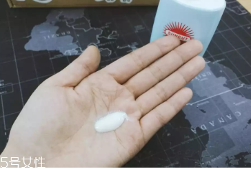 高絲suncut藍(lán)瓶防曬霜是物理防曬嗎？會不會搓泥