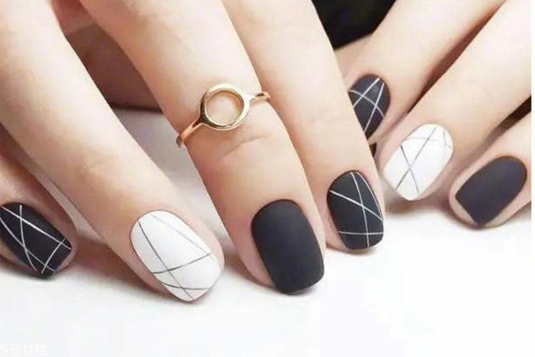 美甲怎么留白好看？好看的美甲留白款式