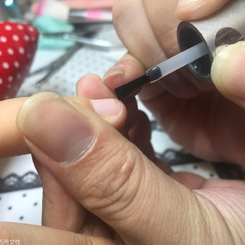 短指甲怎么上色？短指甲上色詳細(xì)步驟