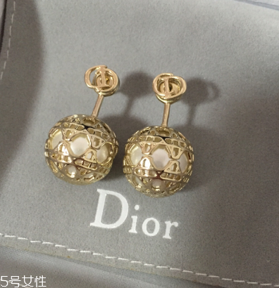 耳環(huán)發(fā)黃怎么清洗？耳環(huán)發(fā)黃清洗方法