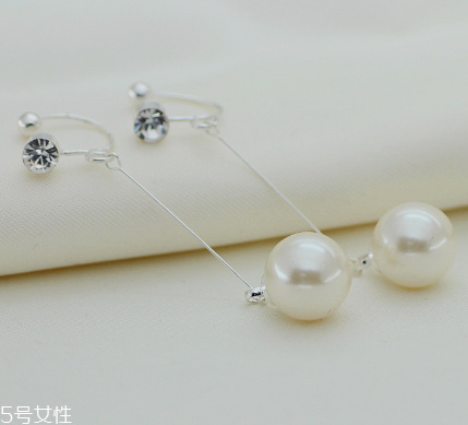 耳夾要耳洞嗎？耳夾需要打耳洞嗎