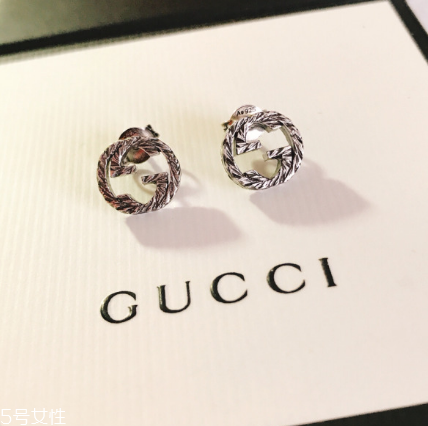 耳釘可以用雙氧水泡嗎？耳釘用雙氧水泡的影響