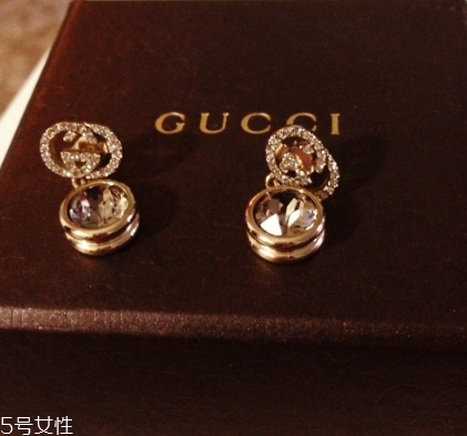 耳釘可以用白酒消毒嗎？耳釘用白酒消毒有用嗎