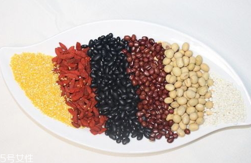 五谷粉可以空腹喝嗎 五谷粉的食用禁忌 五谷粉可以空腹喝嗎 五谷粉的食用禁忌