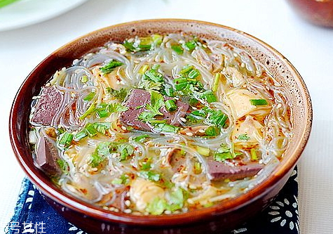 鴨血粉絲湯是哪里的特產(chǎn) 鴨血粉絲湯的特點(diǎn) 鴨血粉絲湯是哪里的特產(chǎn) 鴨血粉絲湯的特點(diǎn)