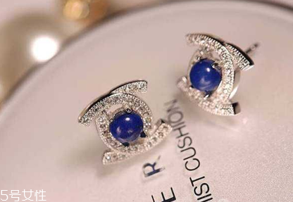 耳釘不帶耳帽會(huì)掉嗎？耳釘沒有耳帽會(huì)不會(huì)掉