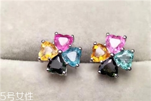 耳釘要經(jīng)常拿下來嗎？耳釘需要經(jīng)常取下來嗎