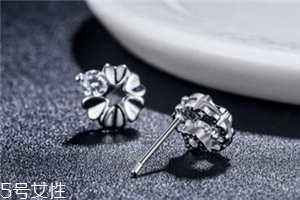 耳釘什么材質(zhì)的好？耳釘買什么材質(zhì)好？